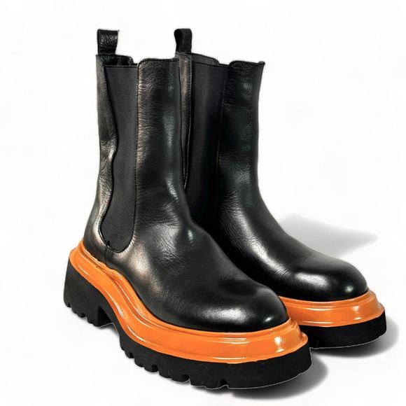 Steve Madden Orange Chelsea Black Orange Lug Sole Bootie New US size 6.5 - Picture 1 of 7